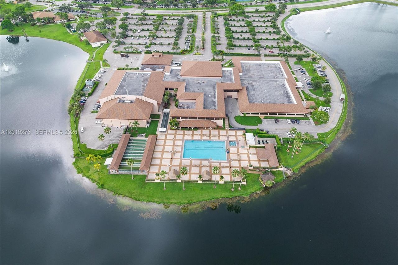 13700 SW 14th St , Unit 411D, Pembroke Pines, FL 33027 Photo