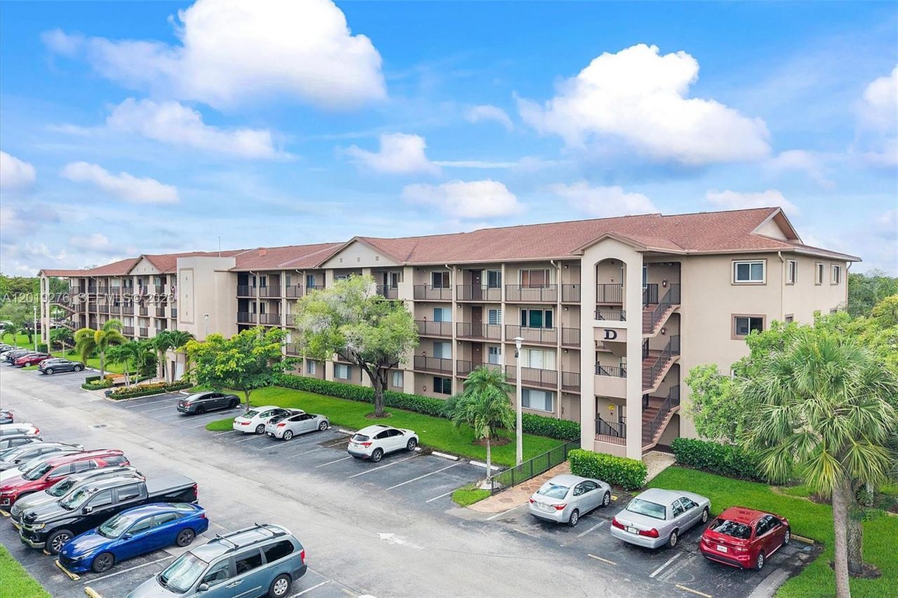 13700 SW 14th St , Unit 411D, Pembroke Pines, FL 33027 Photo