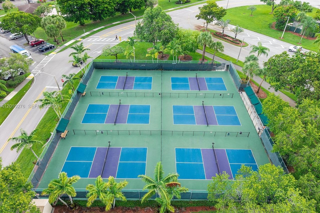 13700 SW 14th St , Unit 411D, Pembroke Pines, FL 33027 Photo