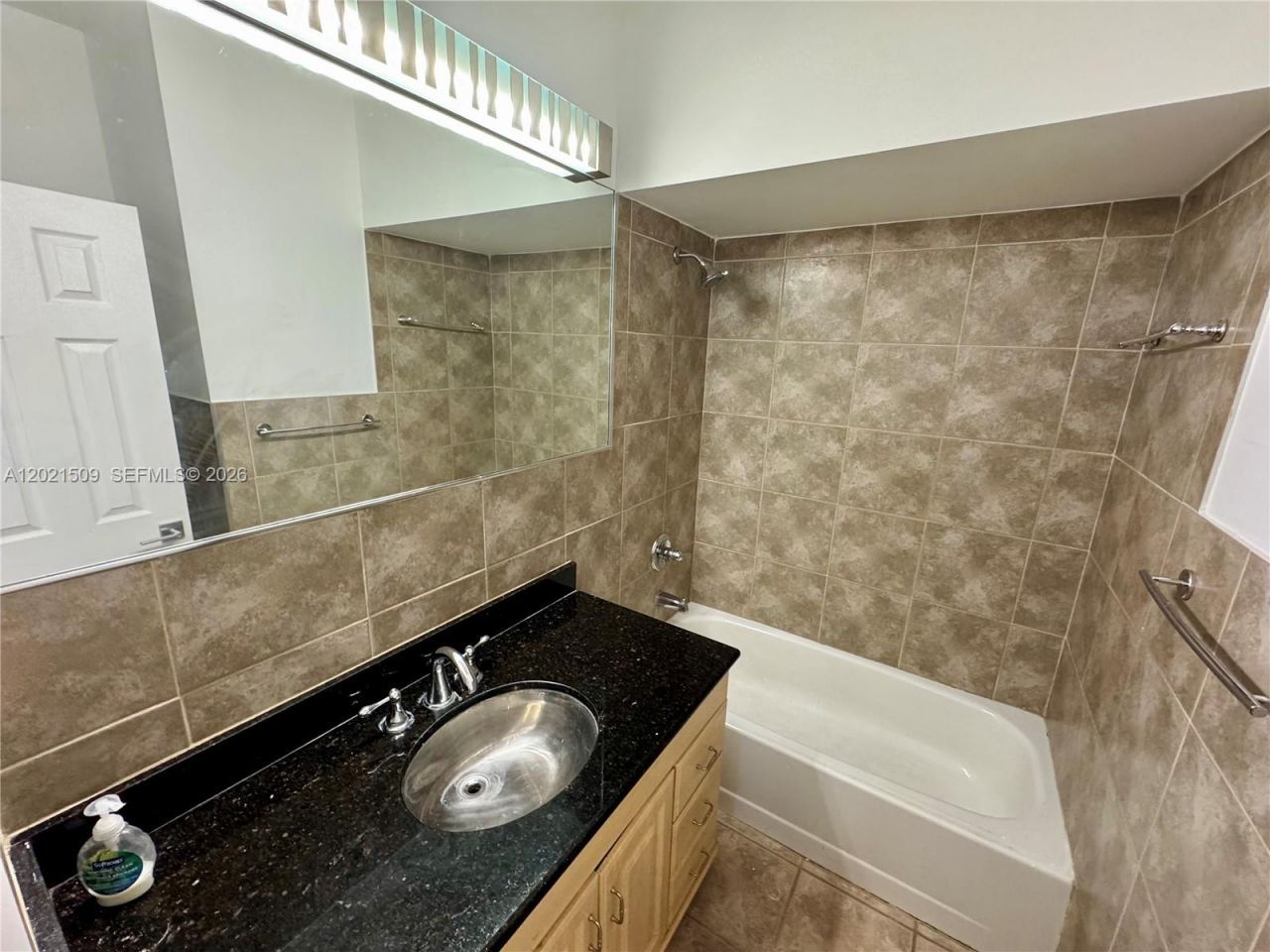 2408 NE 135th St, Unit 2408, North Miami, FL 33181 Photo