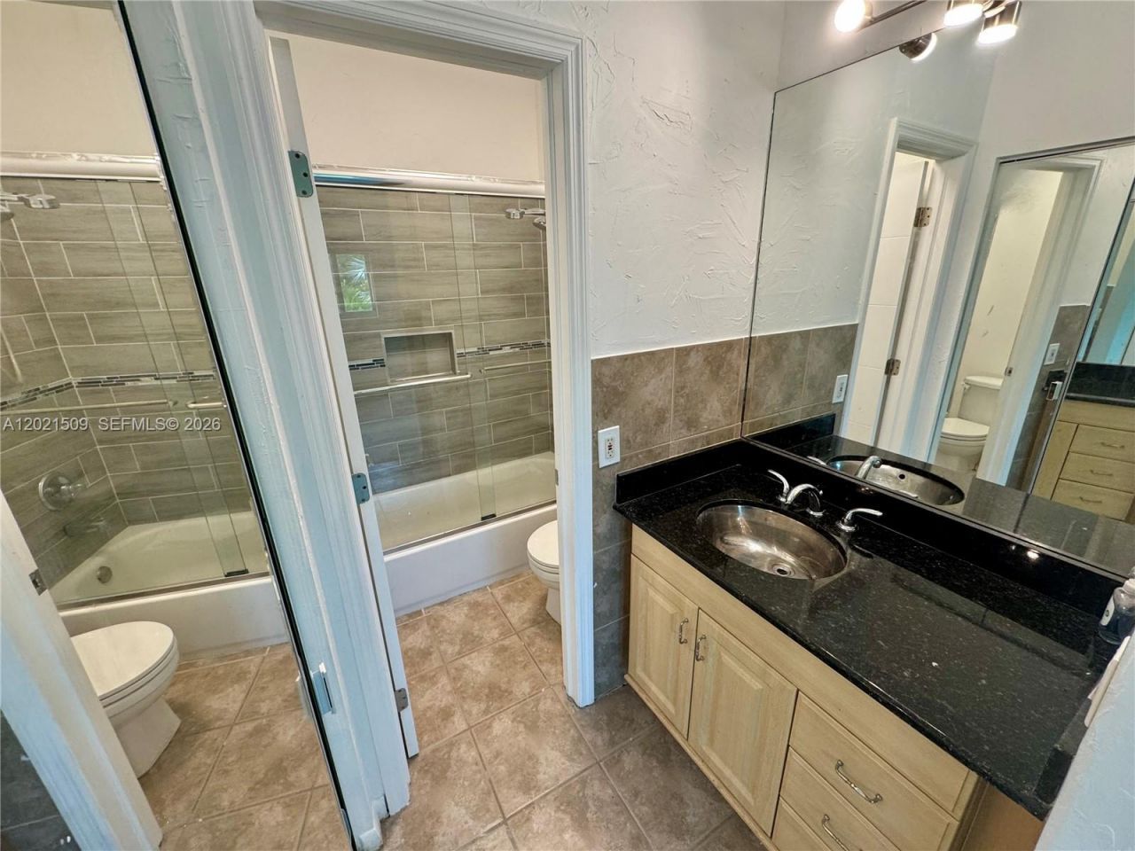 2408 NE 135th St, Unit 2408, North Miami, FL 33181 Photo