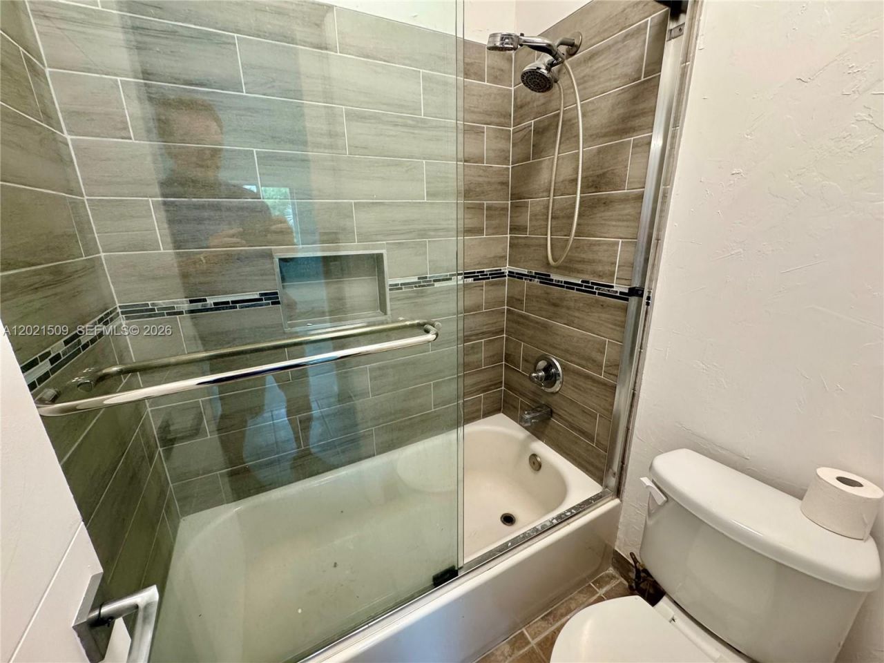 2408 NE 135th St, Unit 2408, North Miami, FL 33181 Photo
