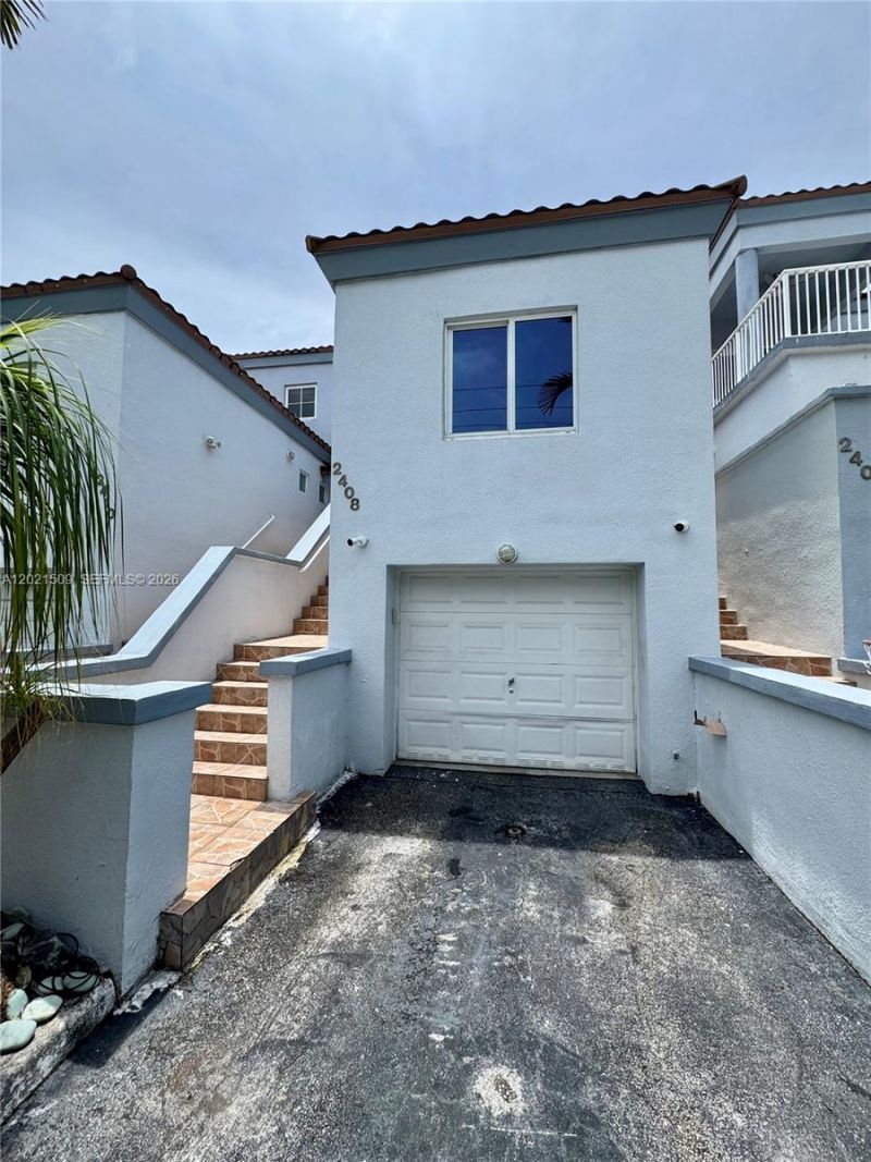 2408 NE 135th St, Unit 2408, North Miami, FL 33181 Photo