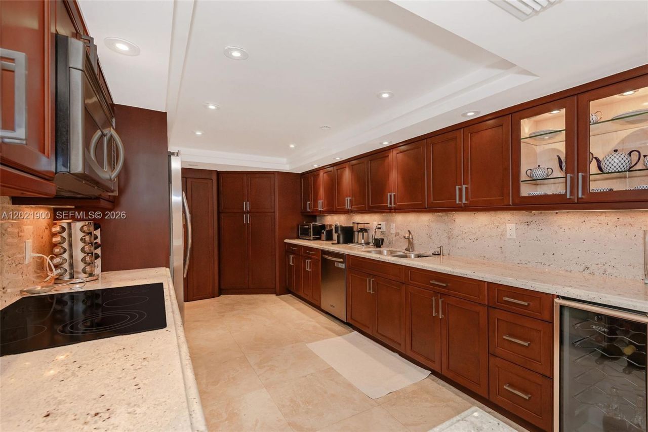 1121 Crandon Blvd , Unit E405, Key Biscayne, FL 33149 Photo