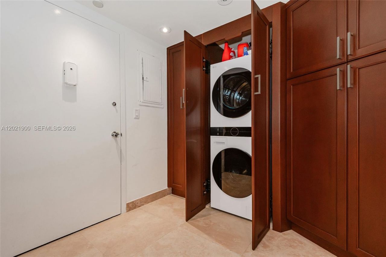 1121 Crandon Blvd , Unit E405, Key Biscayne, FL 33149 Photo