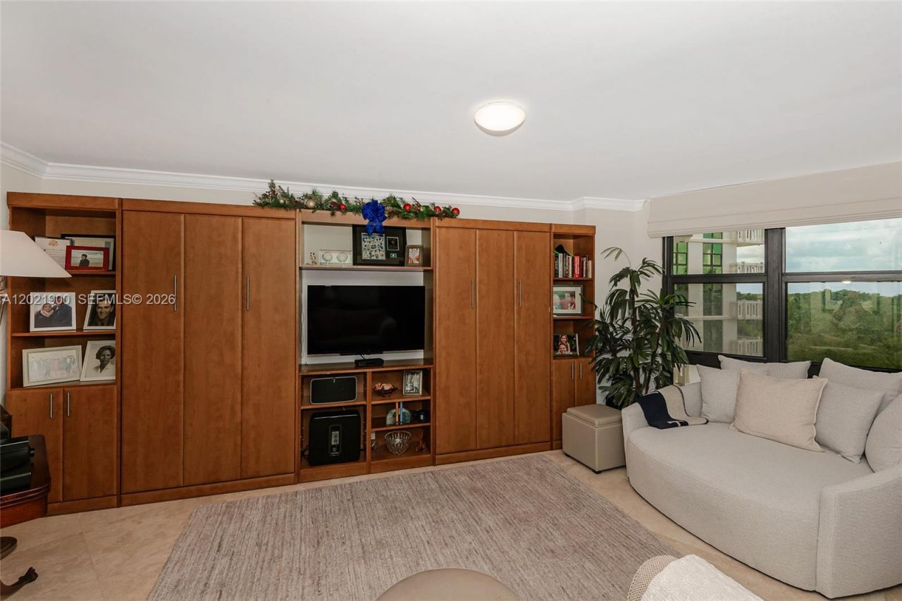 1121 Crandon Blvd , Unit E405, Key Biscayne, FL 33149 Photo