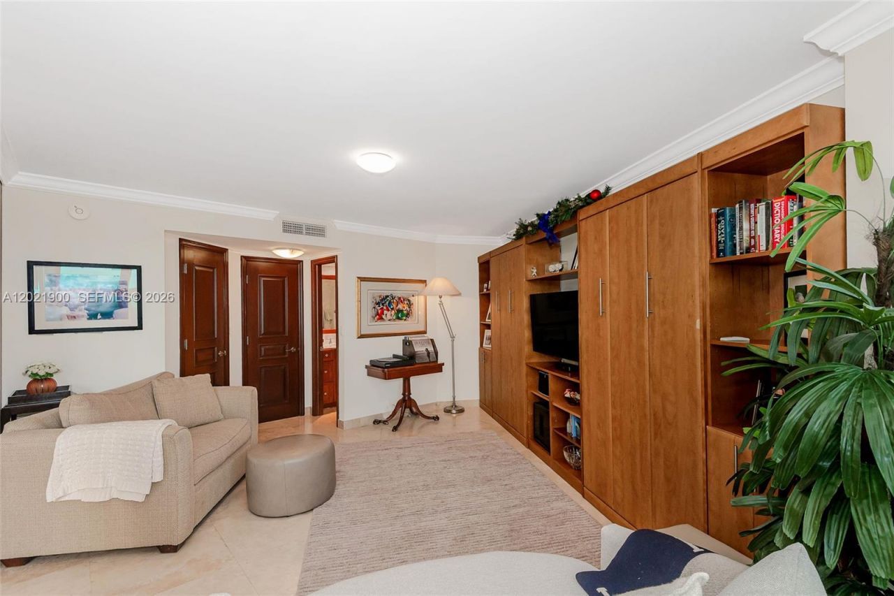 1121 Crandon Blvd , Unit E405, Key Biscayne, FL 33149 Photo