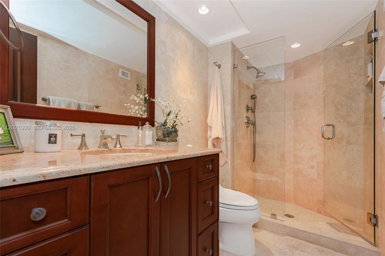 1121 Crandon Blvd , Unit E405, Key Biscayne, FL 33149 Photo