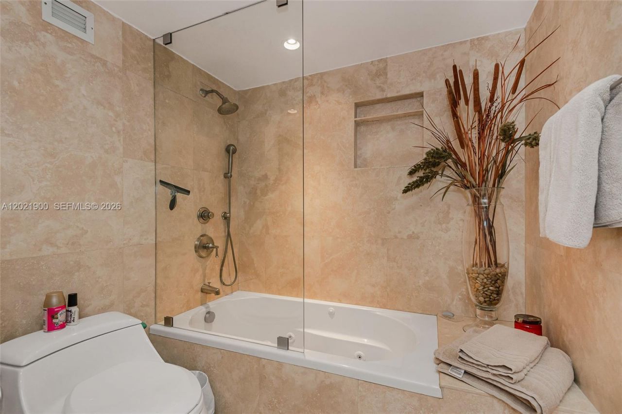 1121 Crandon Blvd , Unit E405, Key Biscayne, FL 33149 Photo