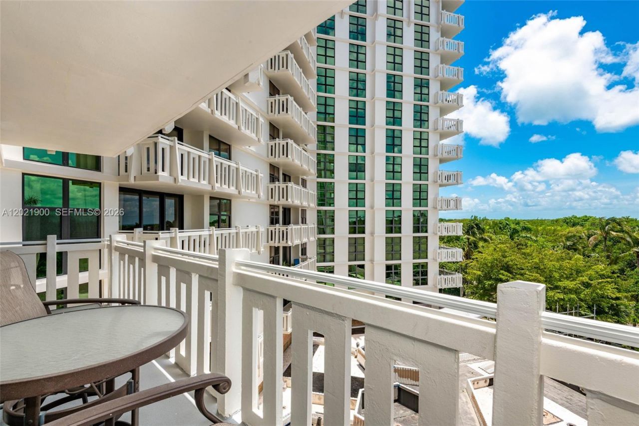 1121 Crandon Blvd , Unit E405, Key Biscayne, FL 33149 Photo