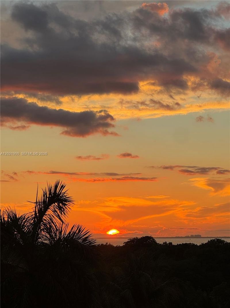 1121 Crandon Blvd , Unit E405, Key Biscayne, FL 33149 Photo