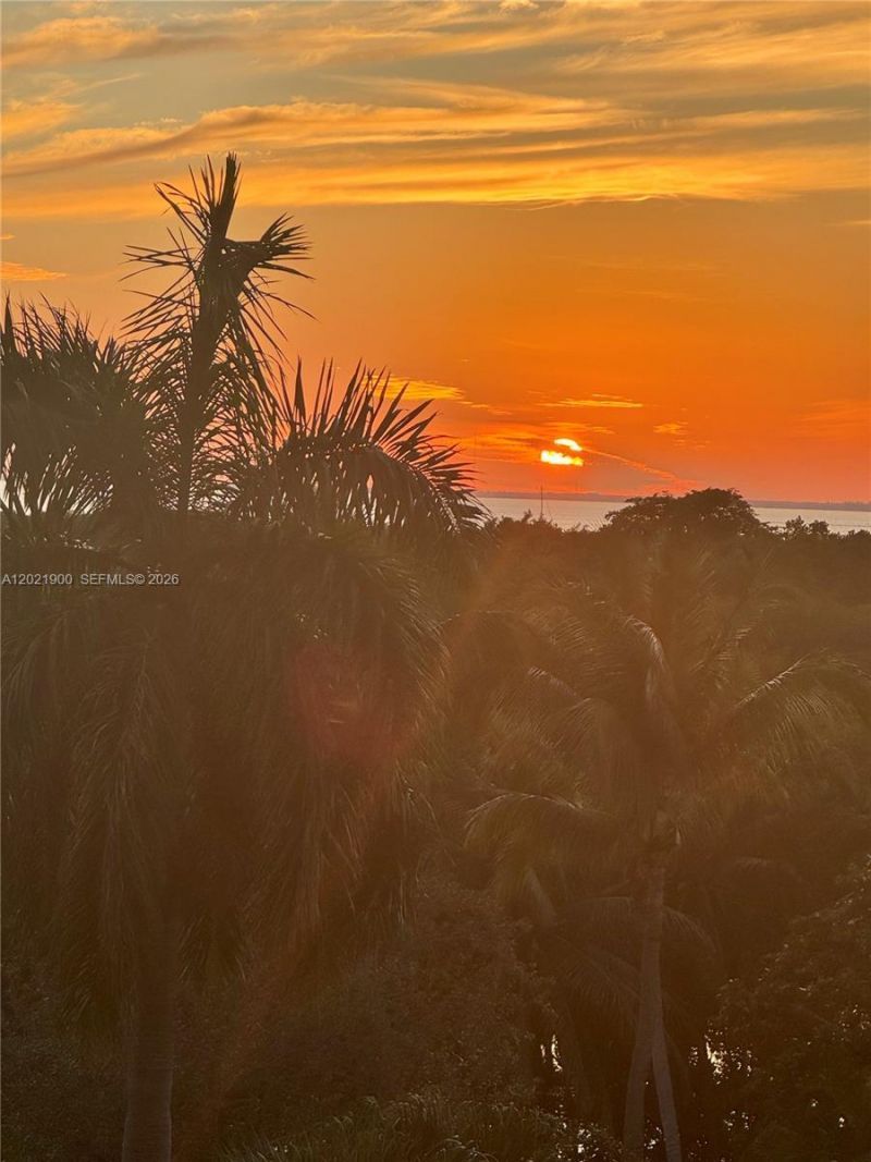 1121 Crandon Blvd , Unit E405, Key Biscayne, FL 33149 Photo