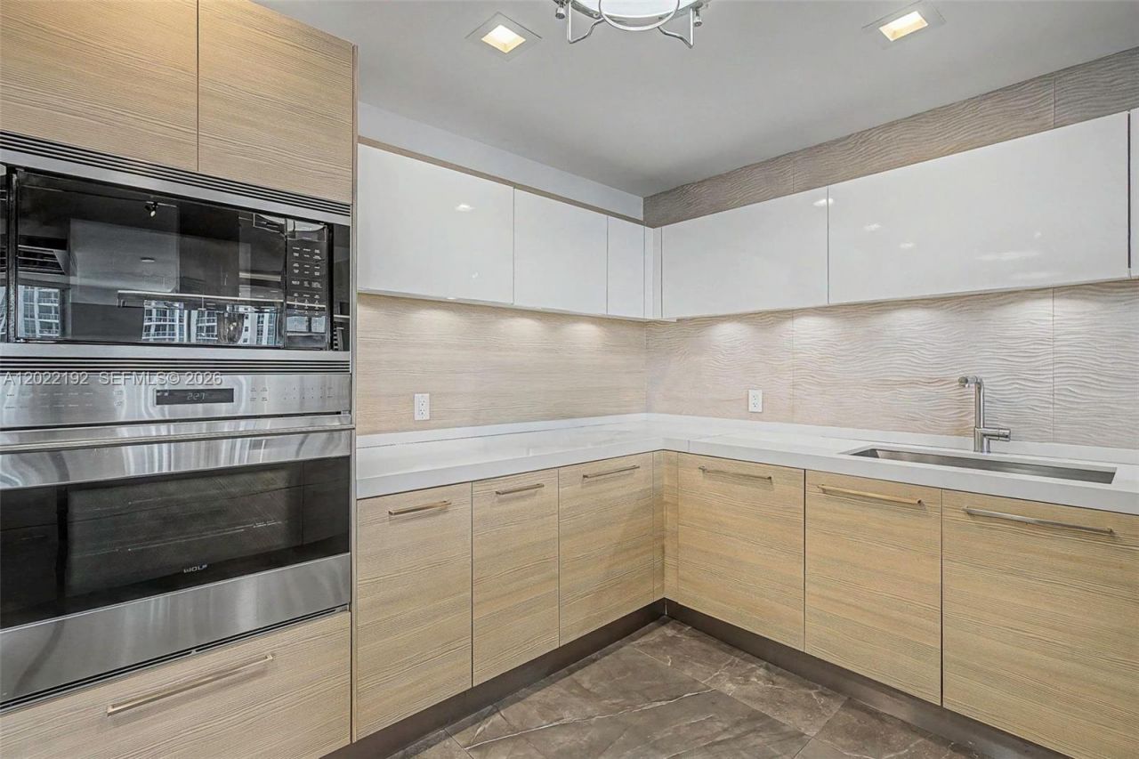 17111 Biscayne Blvd, Unit 1405/07, North Miami Beach, FL 33160 Photo