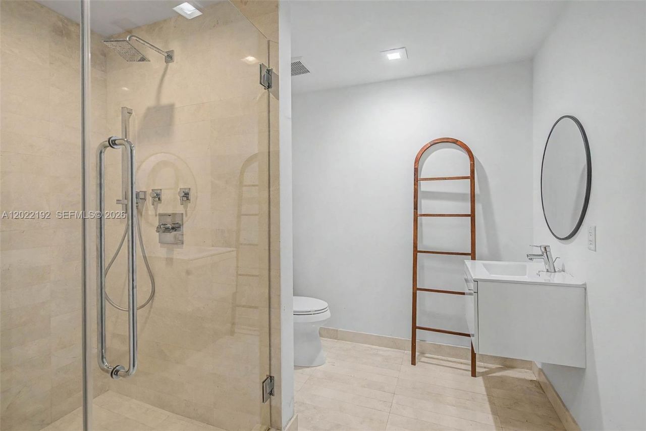 17111 Biscayne Blvd, Unit 1405/07, North Miami Beach, FL 33160 Photo
