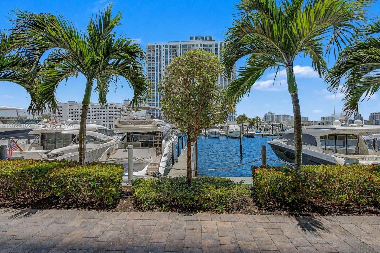 17111 Biscayne Blvd, Unit 1405/07, North Miami Beach, FL 33160 Photo