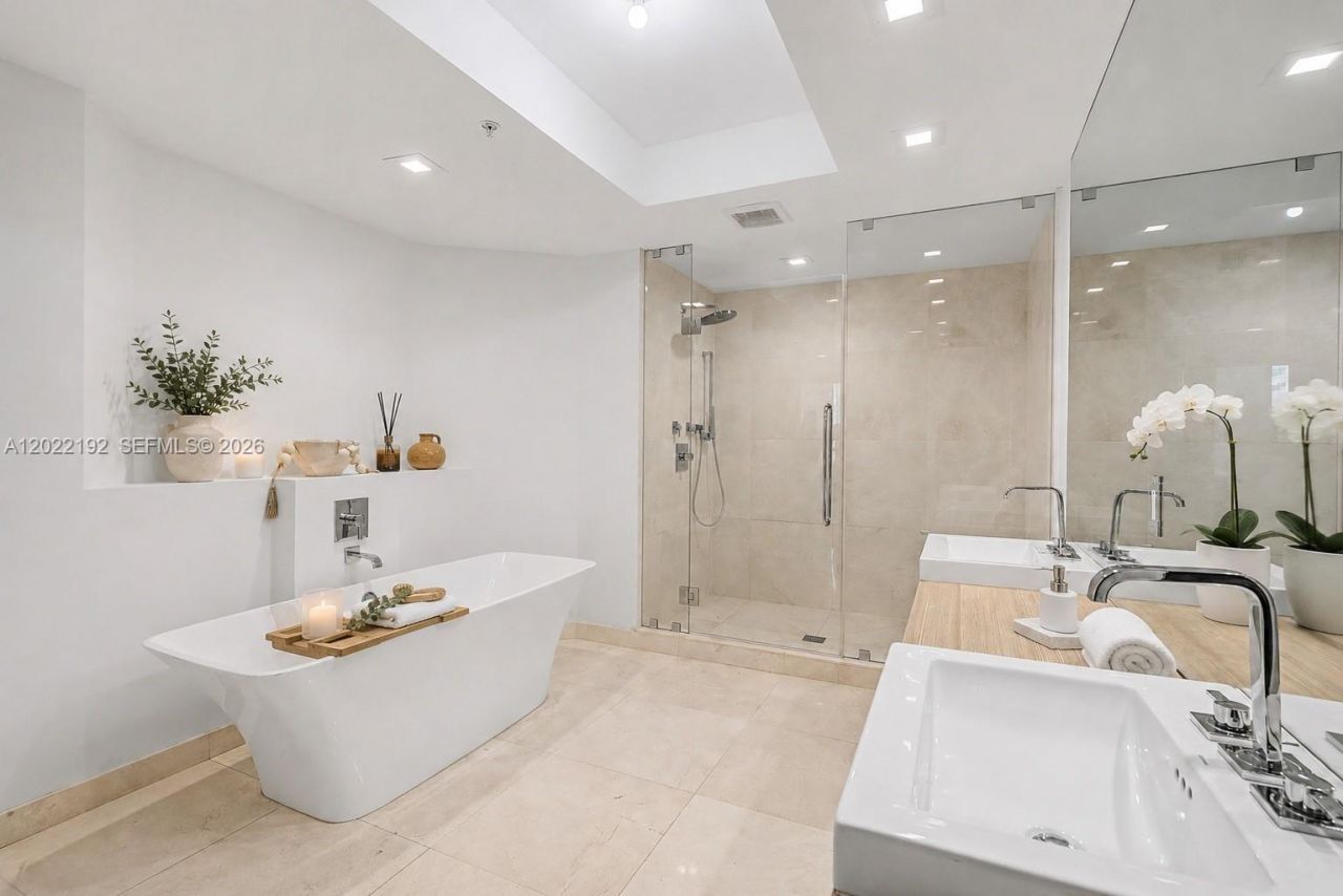 17111 Biscayne Blvd, Unit 1405/07, North Miami Beach, FL 33160 Photo