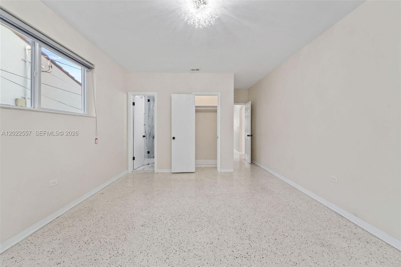 8927 Carlyle Ave, Surfside, FL 33154 Photo