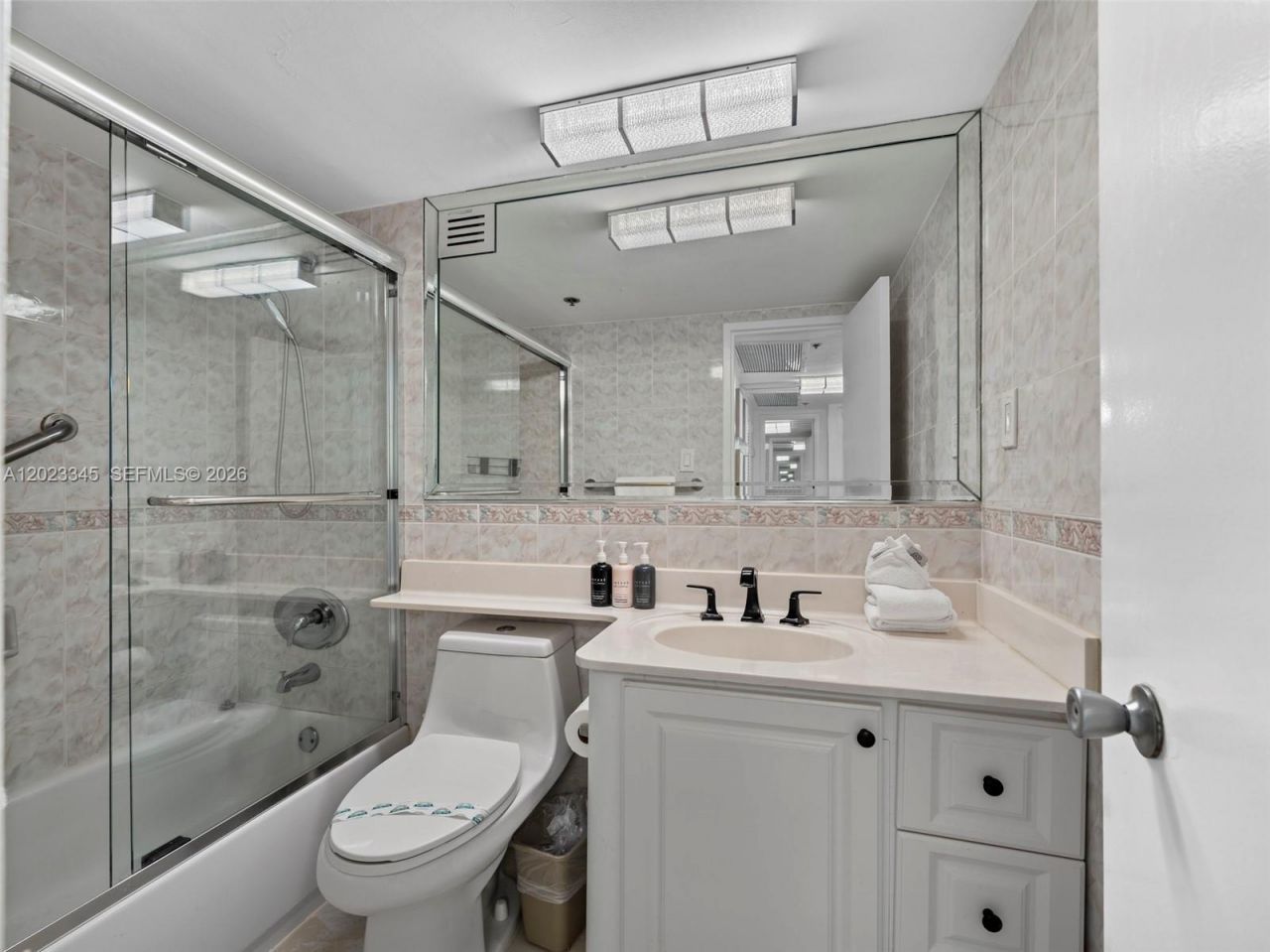 5225 Collins Ave , Unit 1509, Miami Beach, FL 33140 Photo