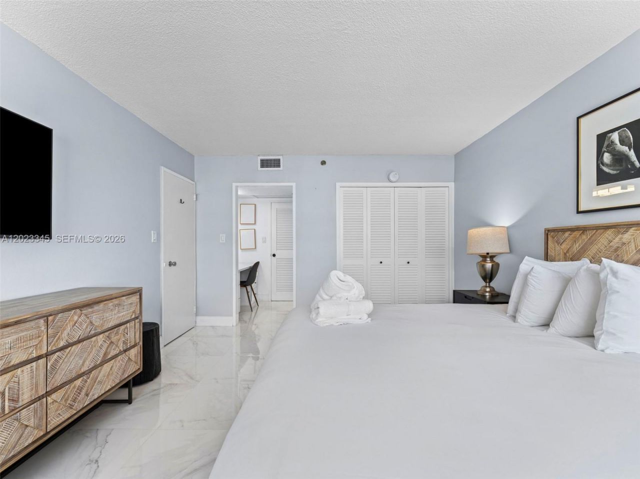 5225 Collins Ave , Unit 1509, Miami Beach, FL 33140 Photo