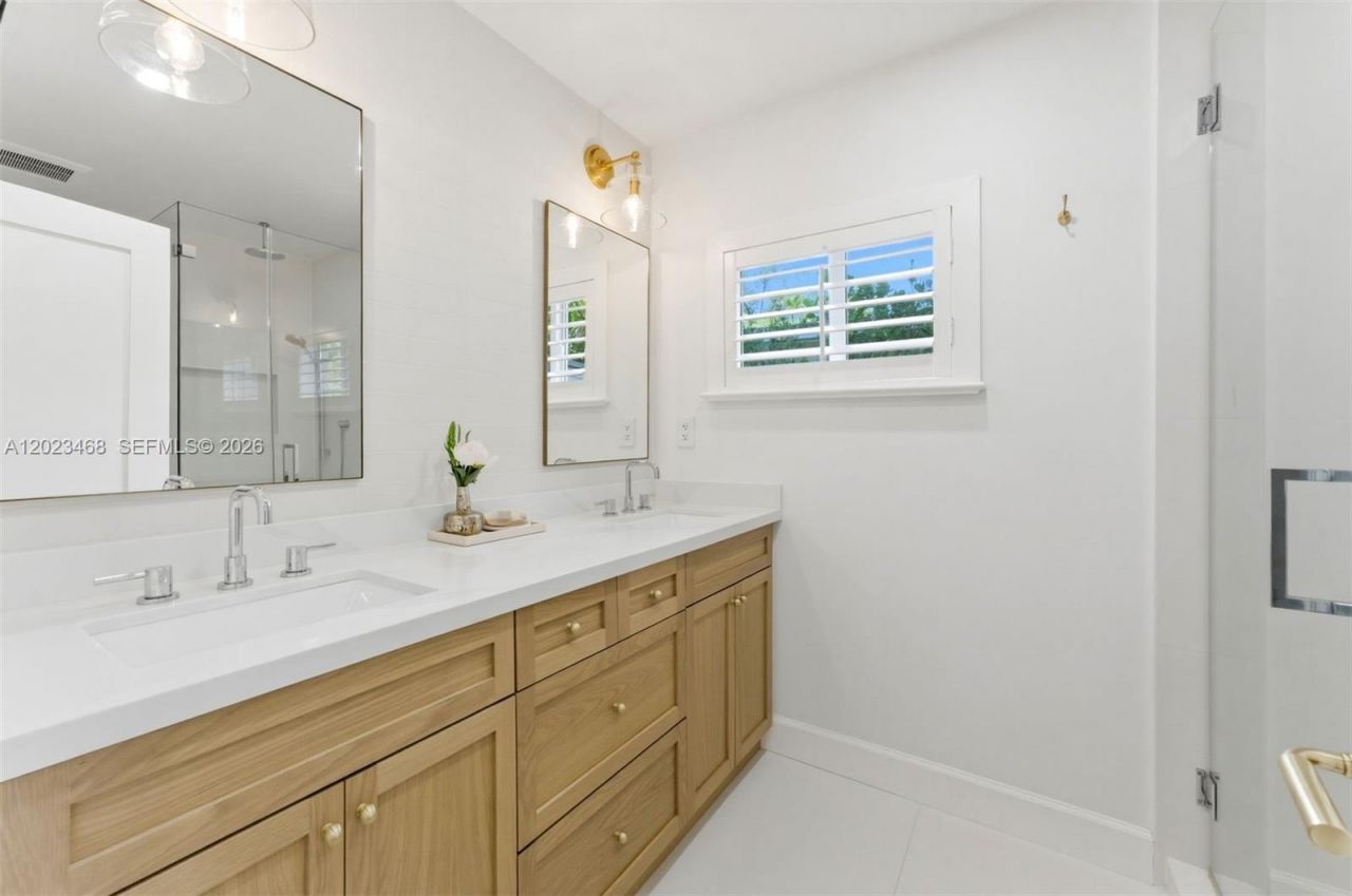7350 SW 65th Ave , South Miami, FL 33143 Photo