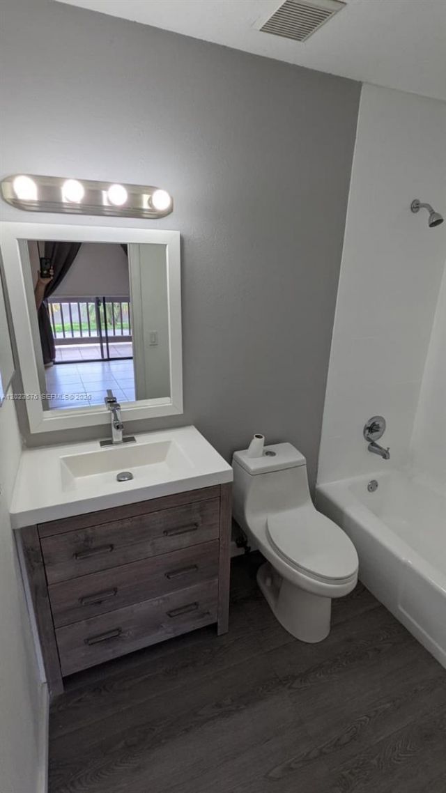 10052 NW 41st St , Unit 51-5, Doral, FL 33178 Photo