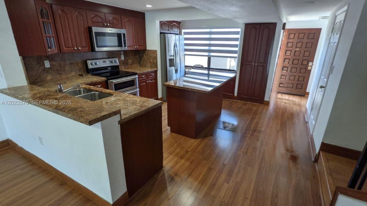10052 NW 41st St , Unit 51-5, Doral, FL 33178 Photo