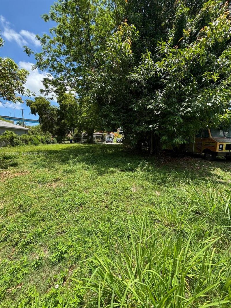 665 NW 43rd St, Miami, FL 33127 Photo