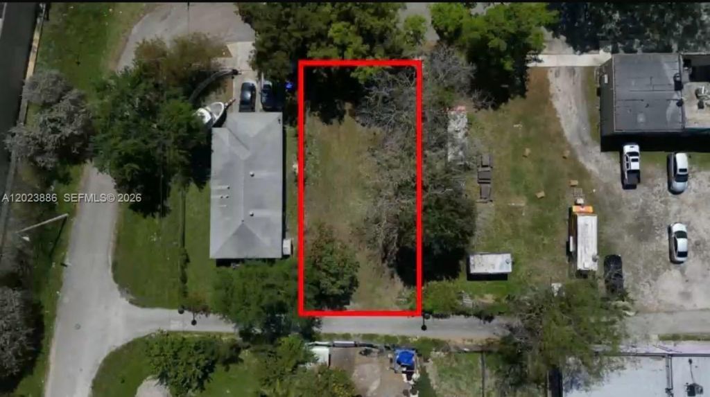 665 NW 43rd St, Miami, FL 33127 Photo