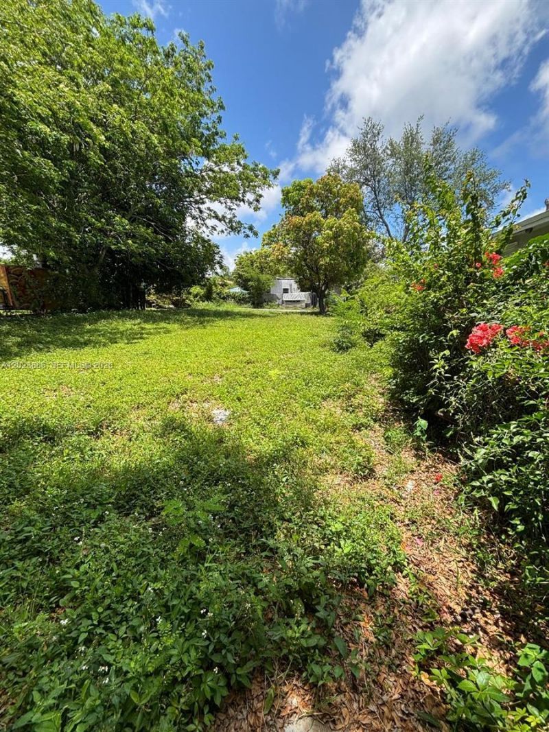 665 NW 43rd St, Miami, FL 33127 Photo