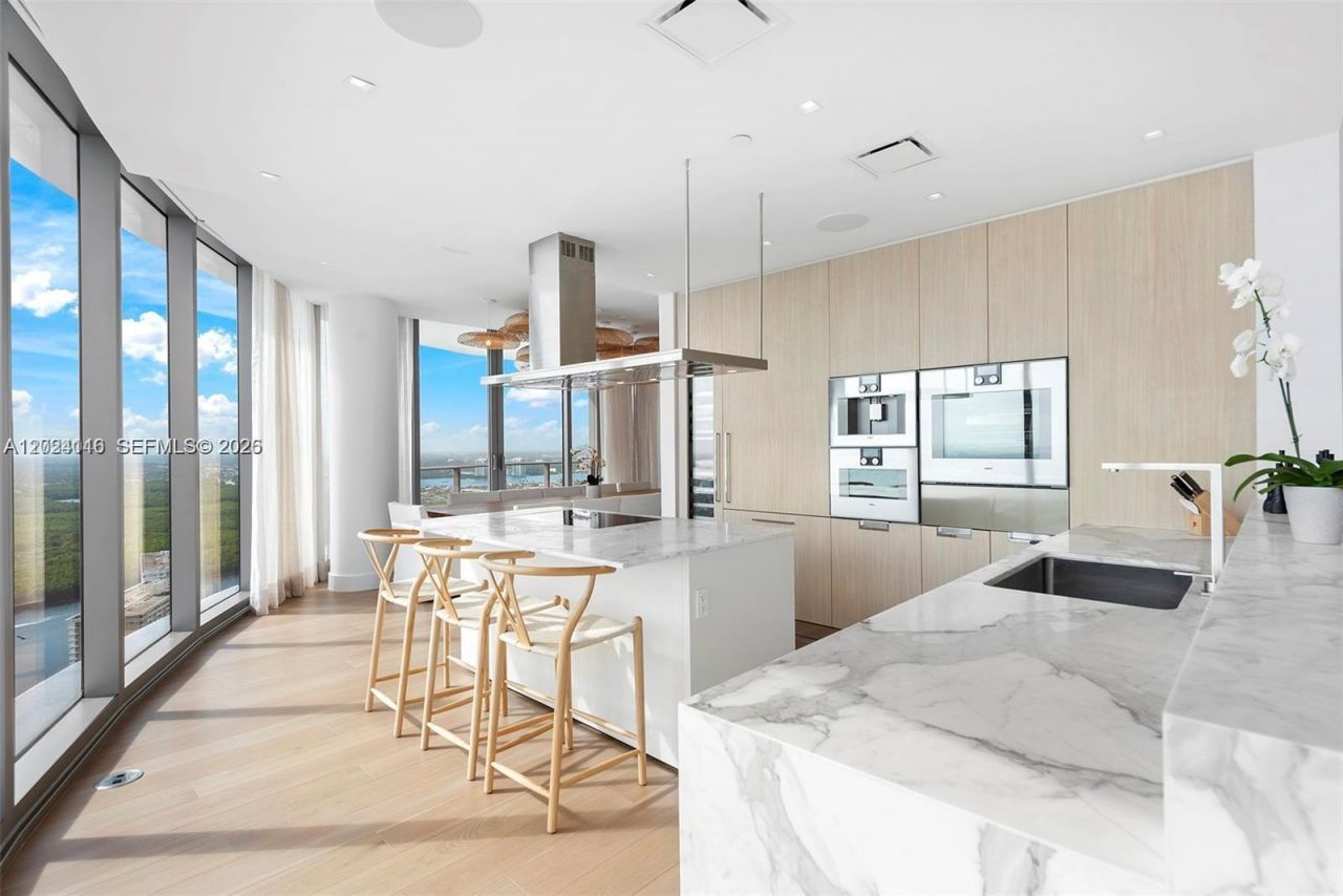 15701 Collins Ave , Unit 4105, Sunny Isles Beach, FL 33160 Photo