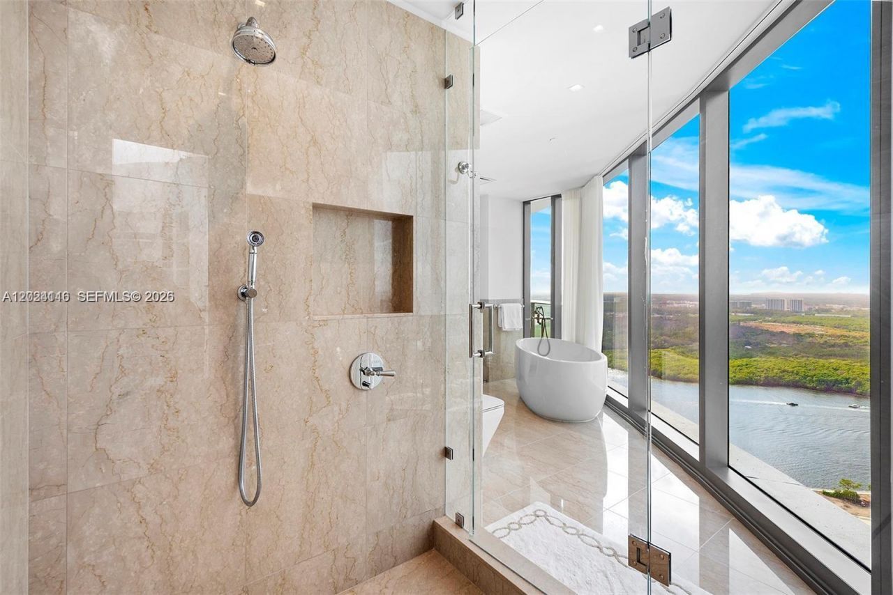 15701 Collins Ave , Unit 4105, Sunny Isles Beach, FL 33160 Photo