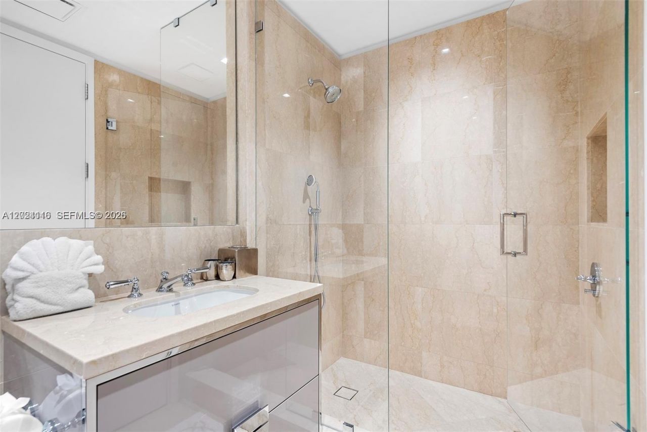 15701 Collins Ave , Unit 4105, Sunny Isles Beach, FL 33160 Photo