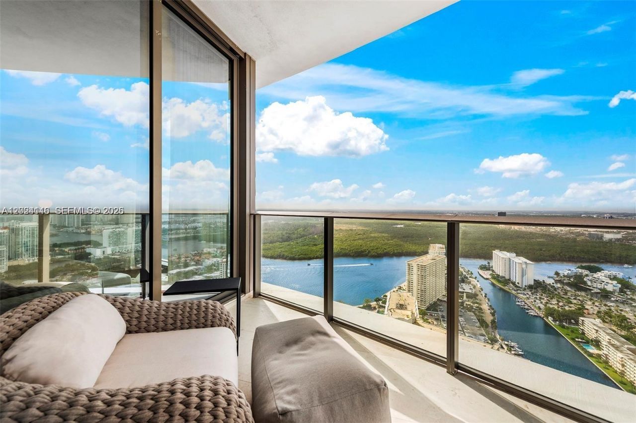 15701 Collins Ave , Unit 4105, Sunny Isles Beach, FL 33160 Photo