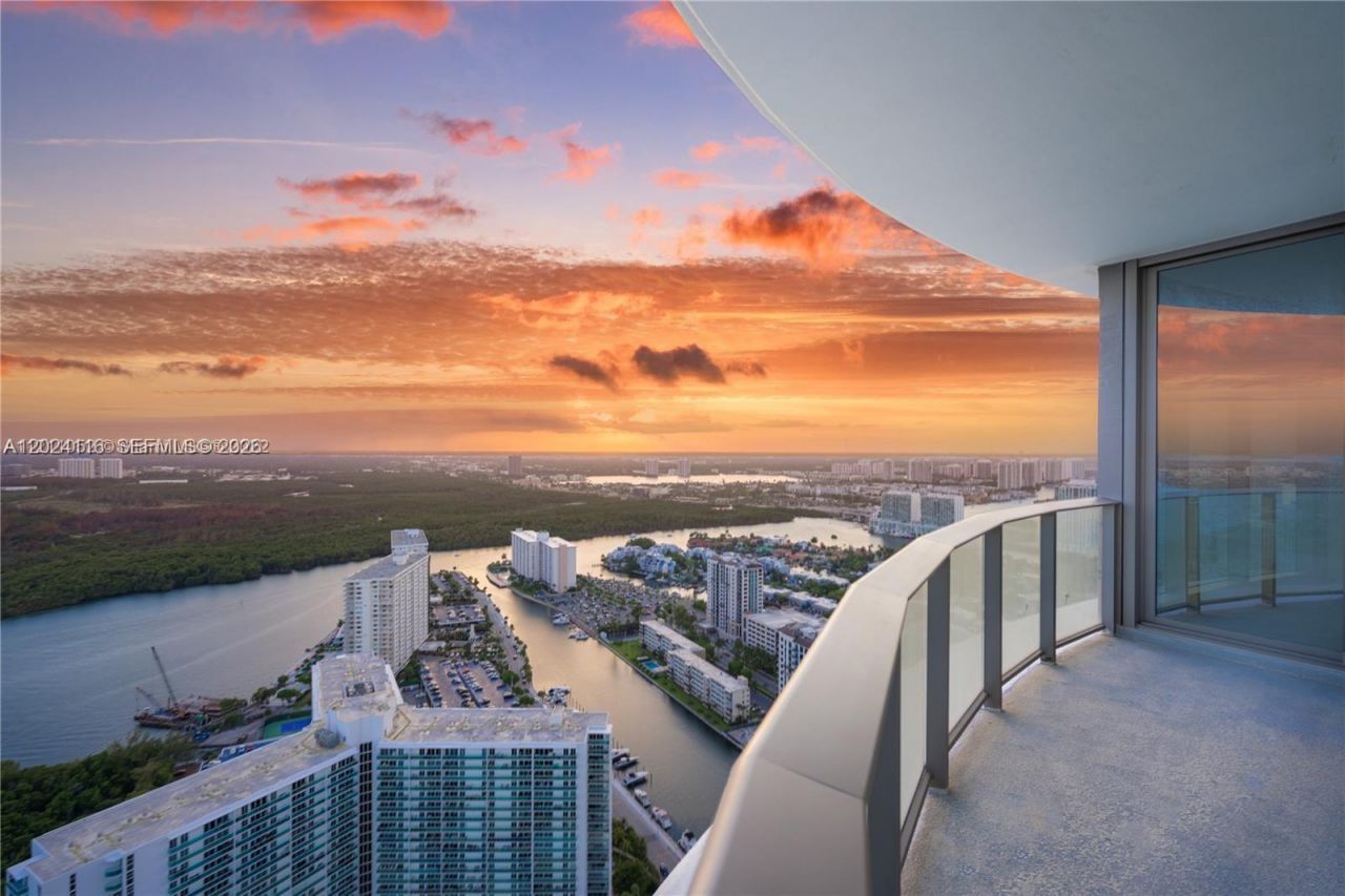 15701 Collins Ave , Unit 4105, Sunny Isles Beach, FL 33160 Photo