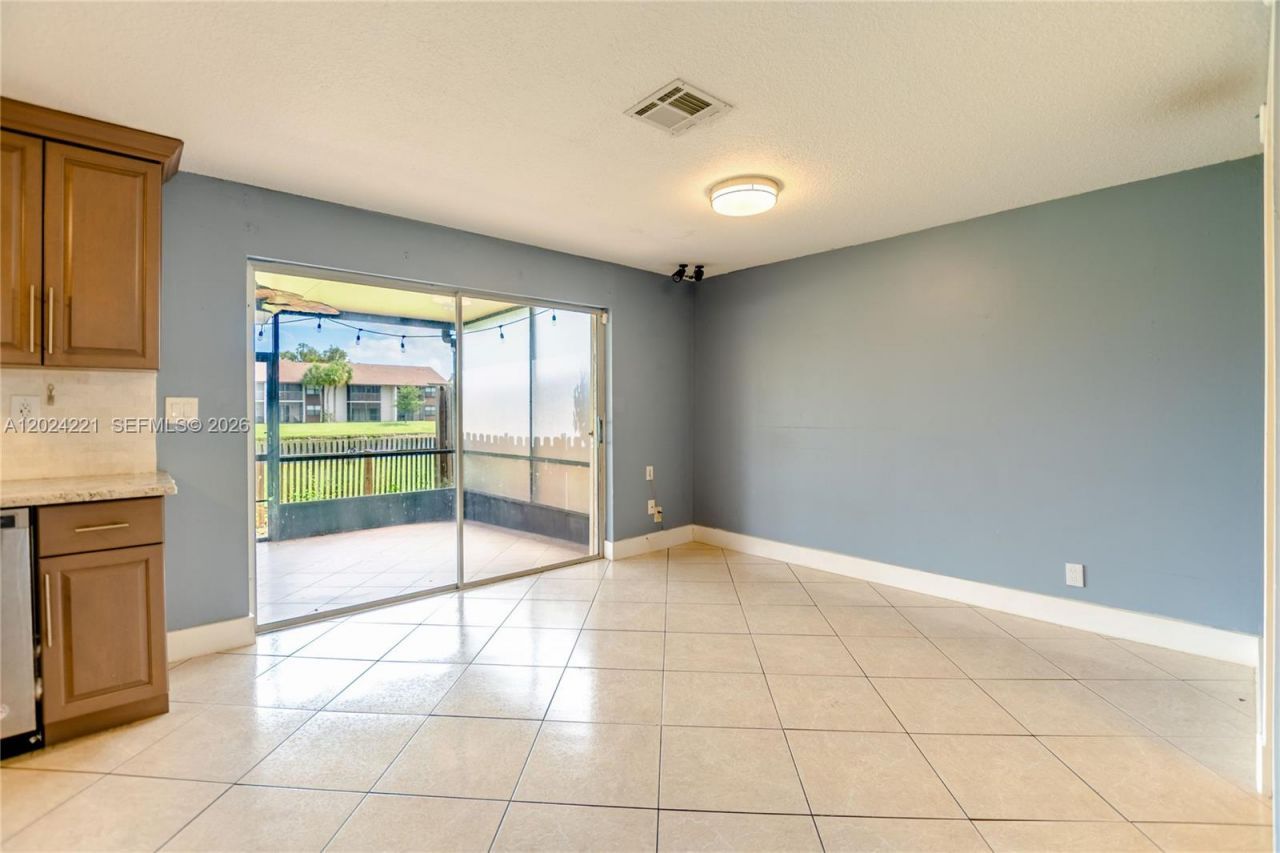 9803 NW 37th St, Sunrise, FL 33351 Photo