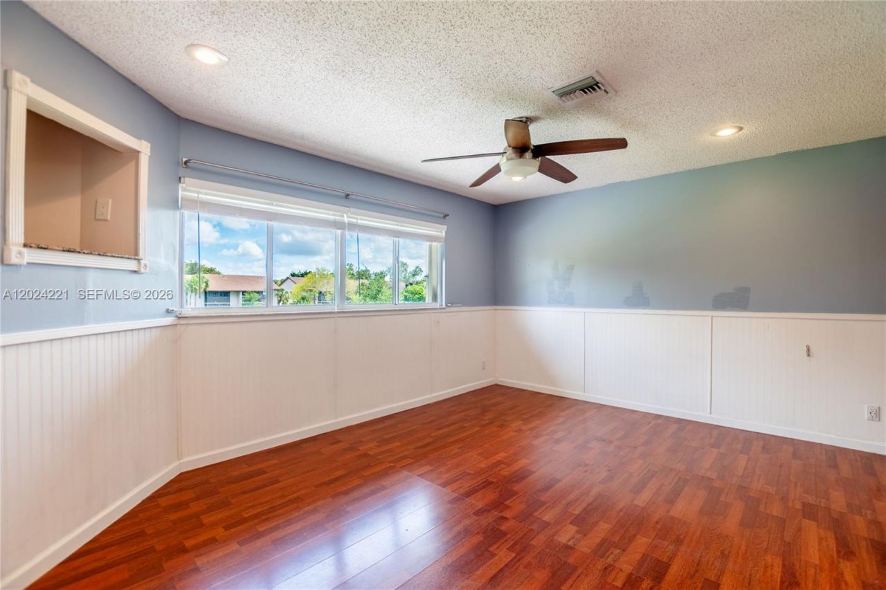 9803 NW 37th St, Sunrise, FL 33351 Photo