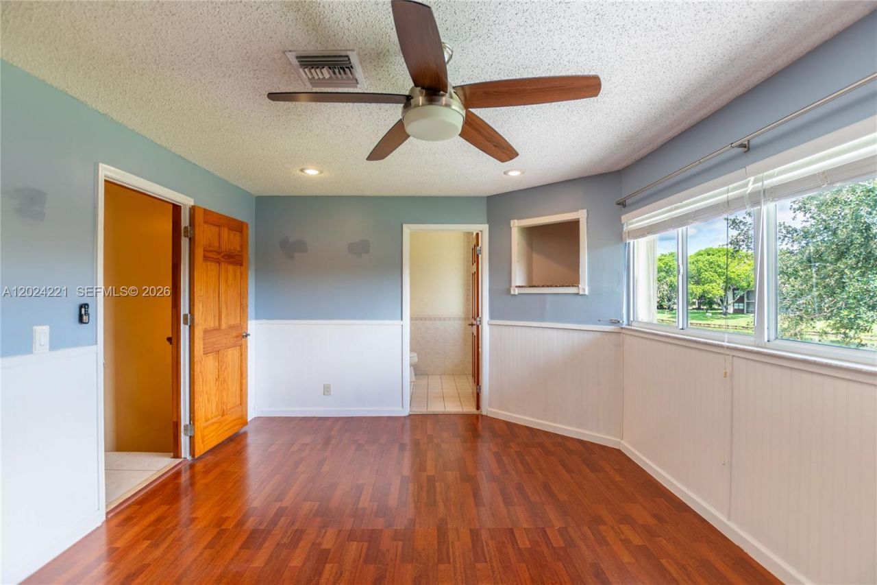 9803 NW 37th St, Sunrise, FL 33351 Photo