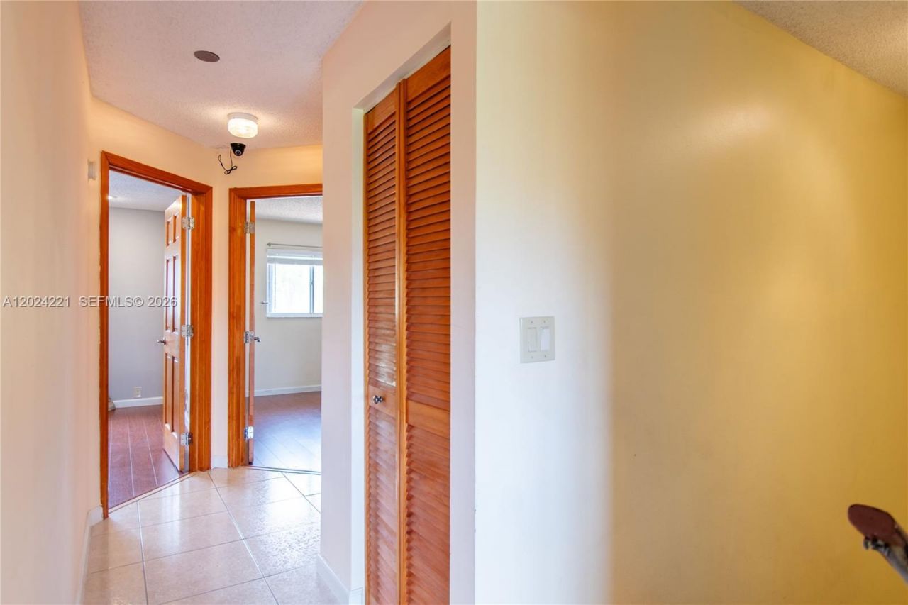 9803 NW 37th St, Sunrise, FL 33351 Photo