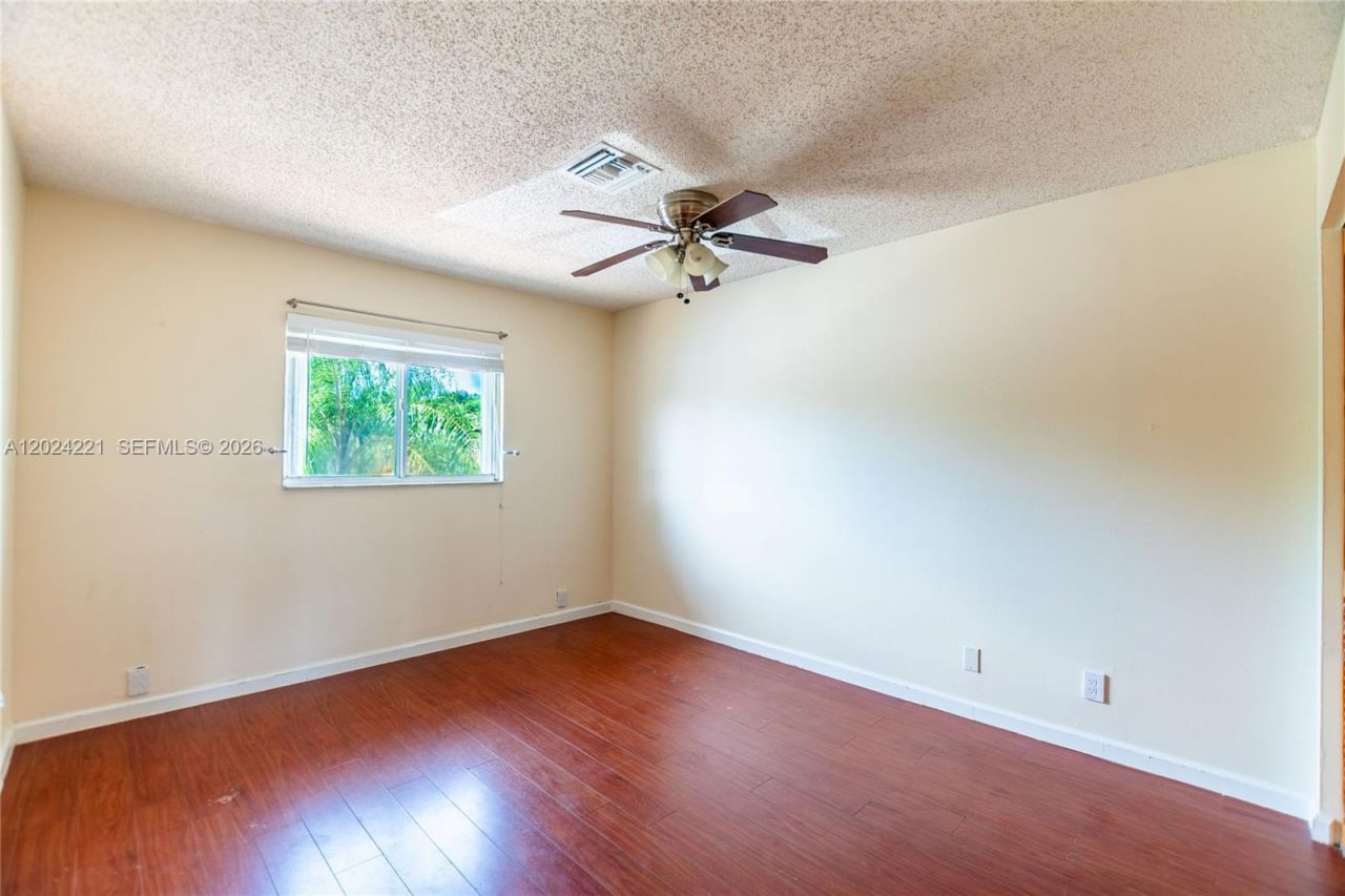 9803 NW 37th St, Sunrise, FL 33351 Photo