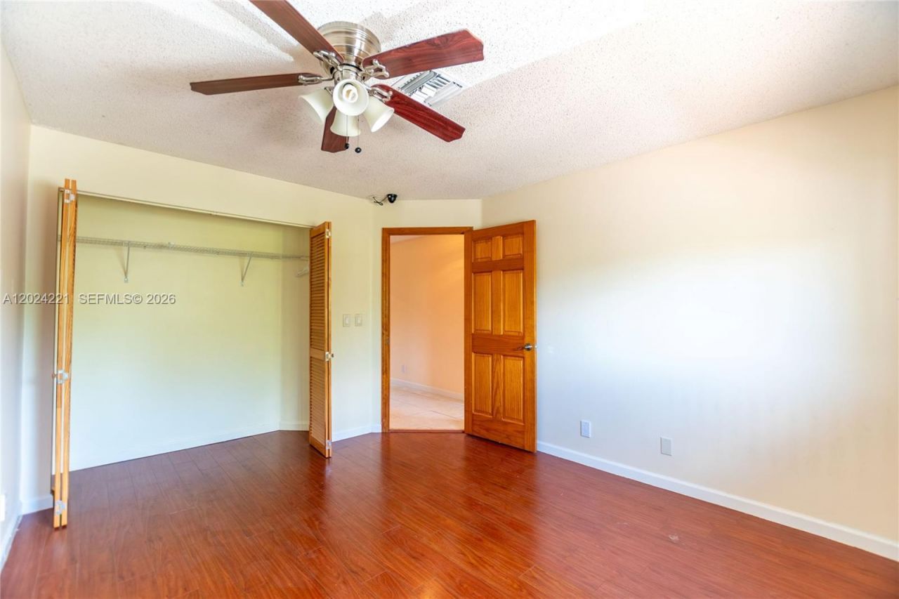 9803 NW 37th St, Sunrise, FL 33351 Photo