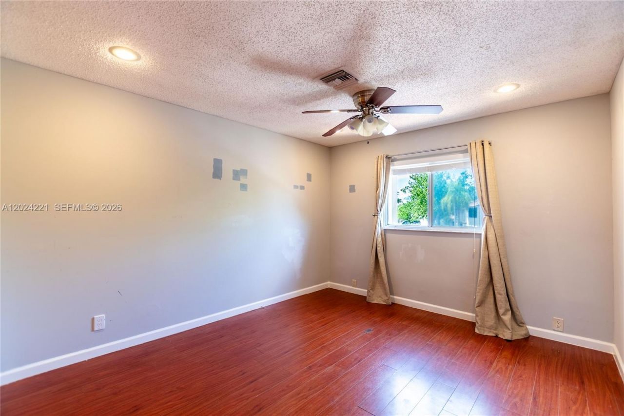 9803 NW 37th St, Sunrise, FL 33351 Photo