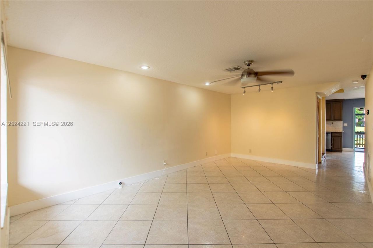 9803 NW 37th St, Sunrise, FL 33351 Photo