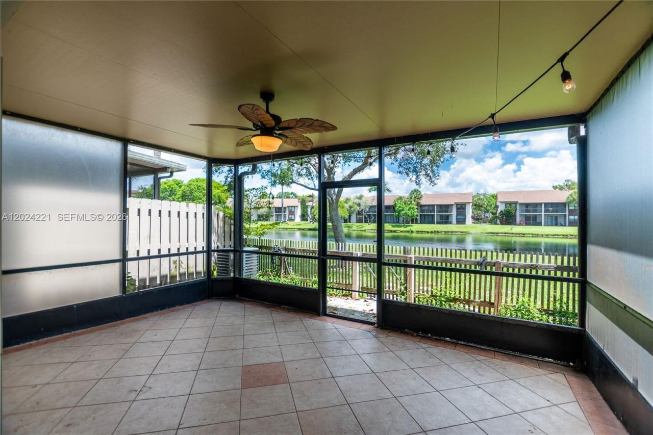 9803 NW 37th St, Sunrise, FL 33351 Photo