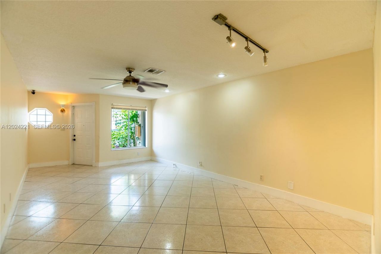 9803 NW 37th St, Sunrise, FL 33351 Photo