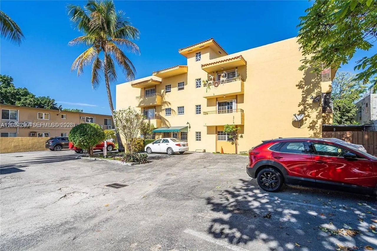 1351 SW 4th St , Unit 8, Miami, FL 33135 Photo