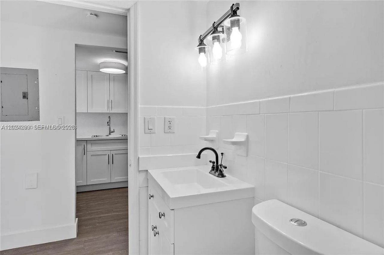 1351 SW 4th St , Unit 8, Miami, FL 33135 Photo