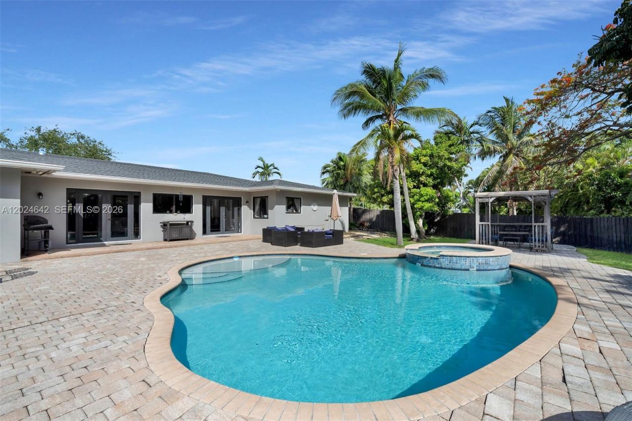 8825 SW 185th Ter , Cutler Bay, FL 33157 Photo