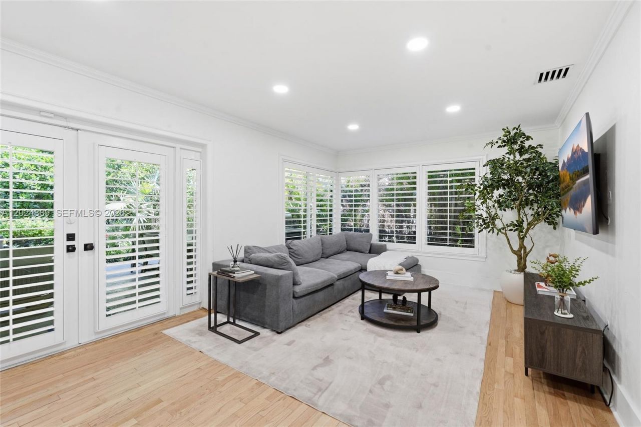 1505 Robbia Ave , Coral Gables, FL 33146 Photo