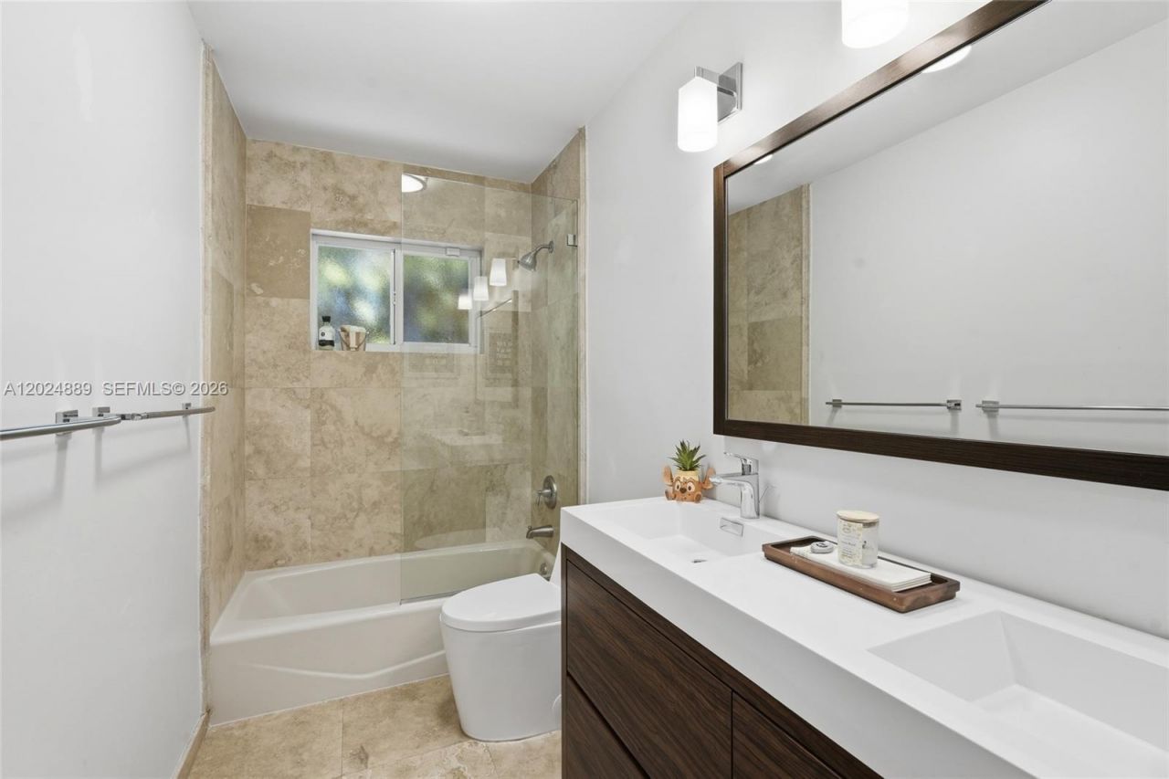 1505 Robbia Ave , Coral Gables, FL 33146 Photo
