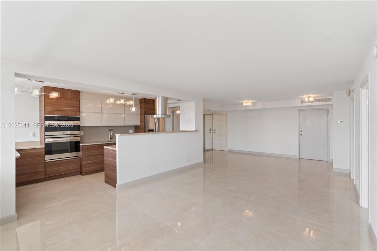 250 174th St , Unit 1620, Sunny Isles Beach, FL 33160 Photo